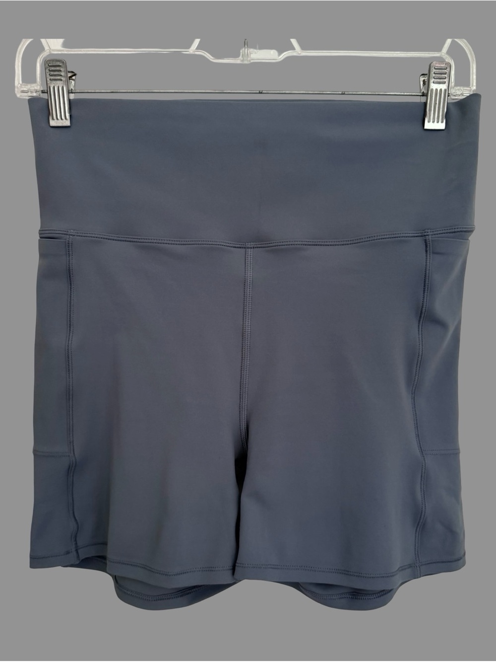 Vuori Dark Gray High Waist Side Pockets Bike 4" Shorts M